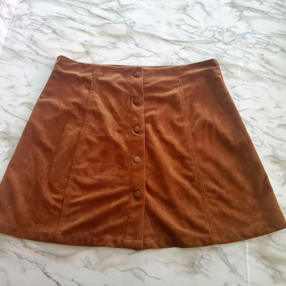 Sans Souci Faux Suede Button Front  Skirt L